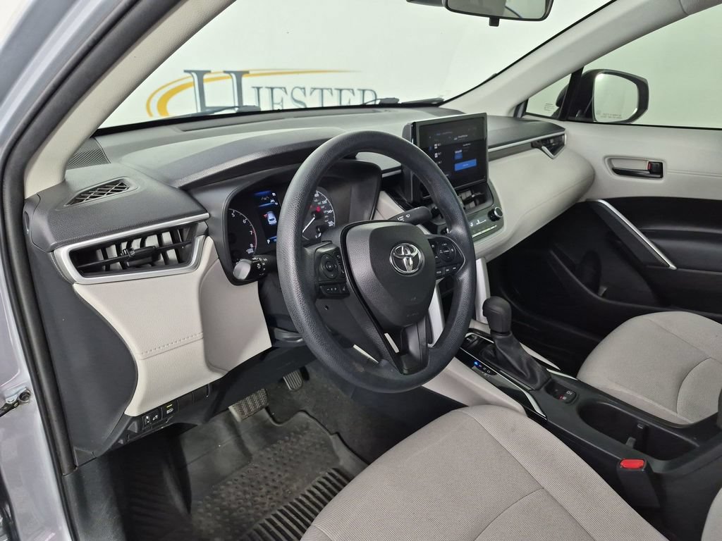 Used 2023 Toyota Corolla Cross L FWD image 18