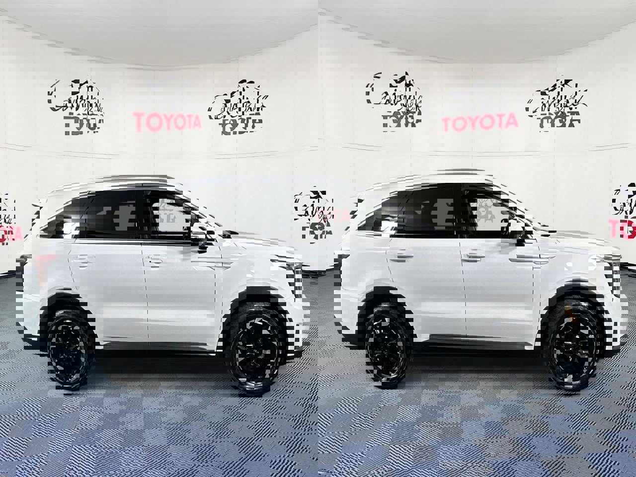 Used 2024 Kia Sorento S image 8