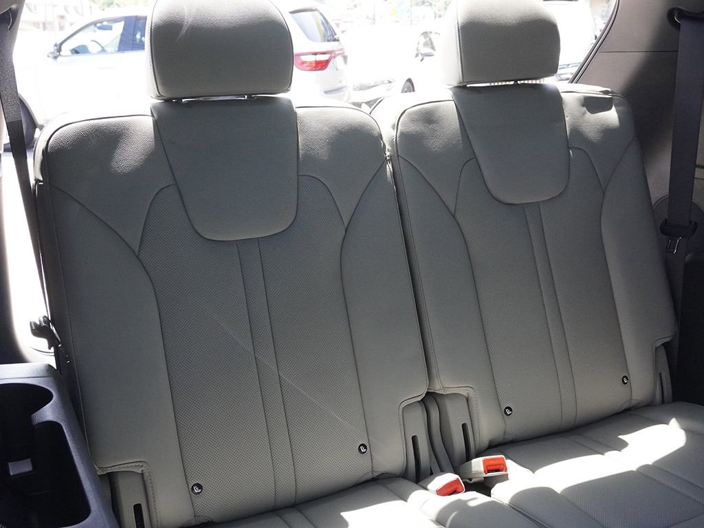 Used 2025 Kia Sorento SX Prestige AWD/4WD image 40