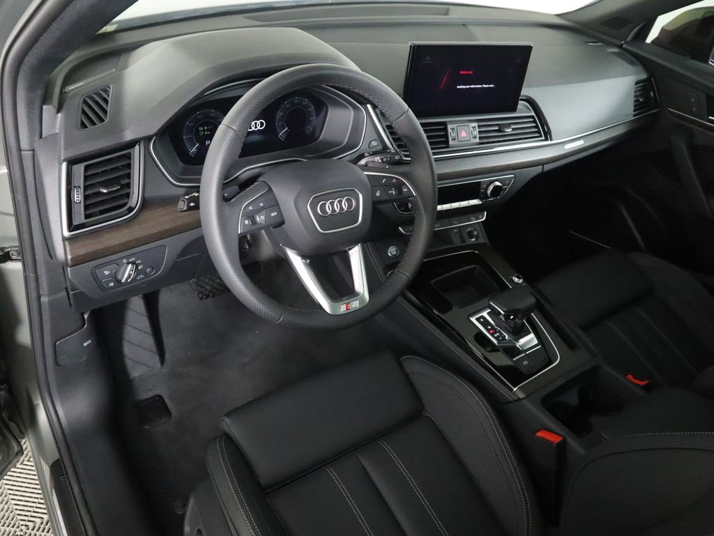 Used 2025 Audi Q5 e Premium Plus w/ Premium Plus Package image 10