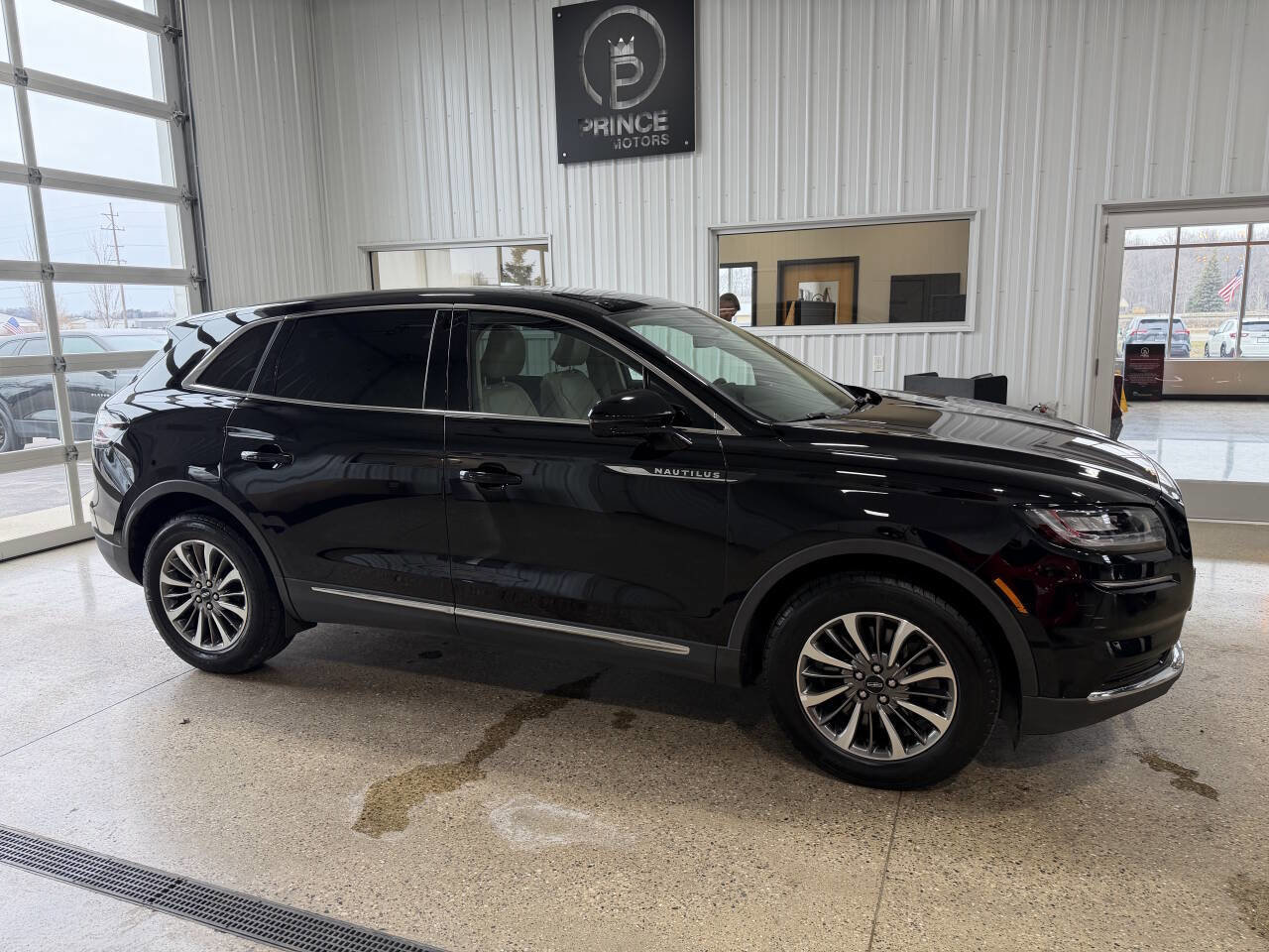 Used 2021 Lincoln Nautilus Reserve image 8