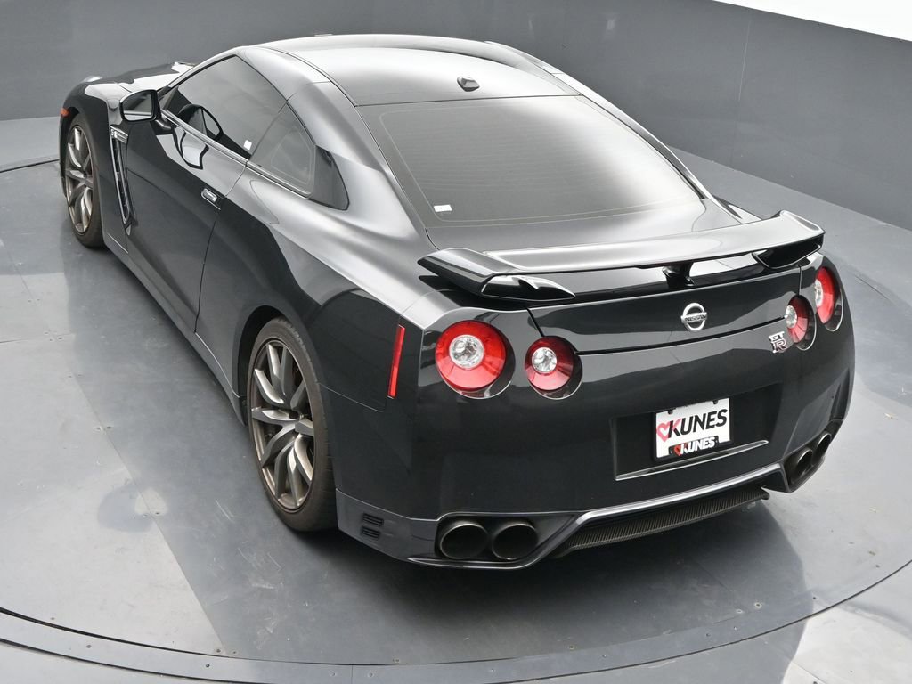 Used 2014 Nissan GT-R Premium image 35