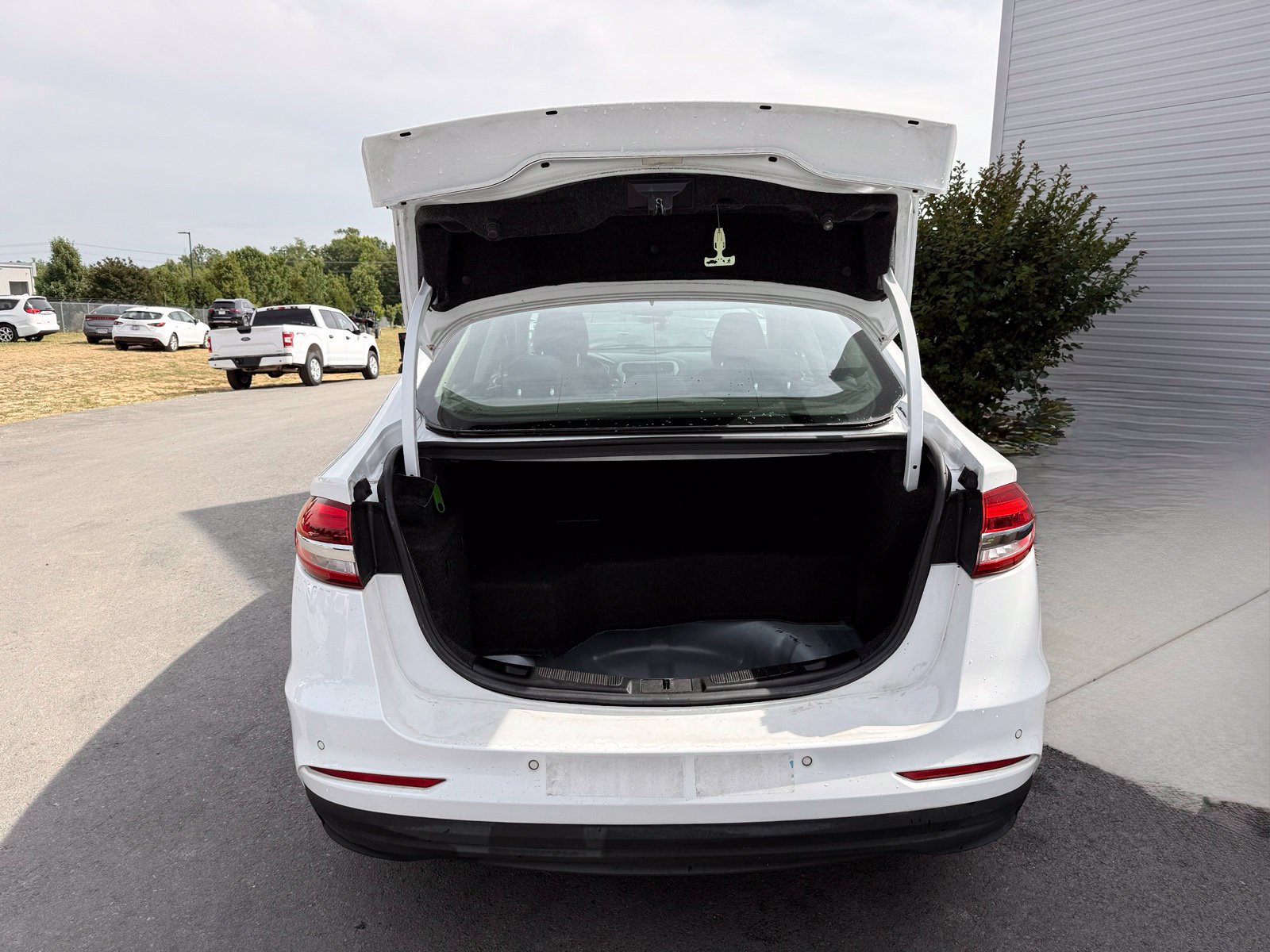 Used 2019 Ford Fusion SE FWD image 36