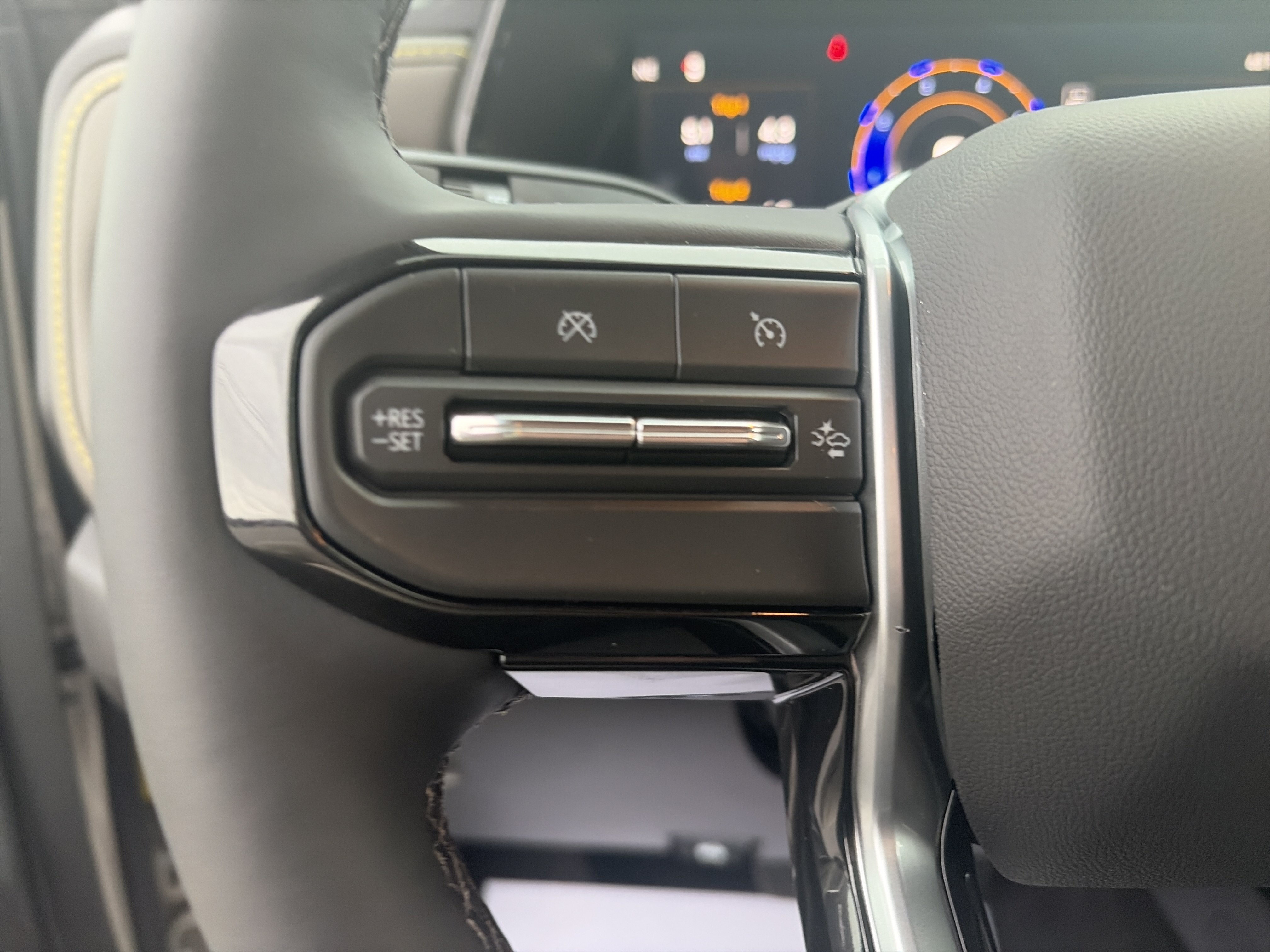 New 2026 Chevrolet Colorado ZR2 w/ Technology Package AWD/4WD image 23