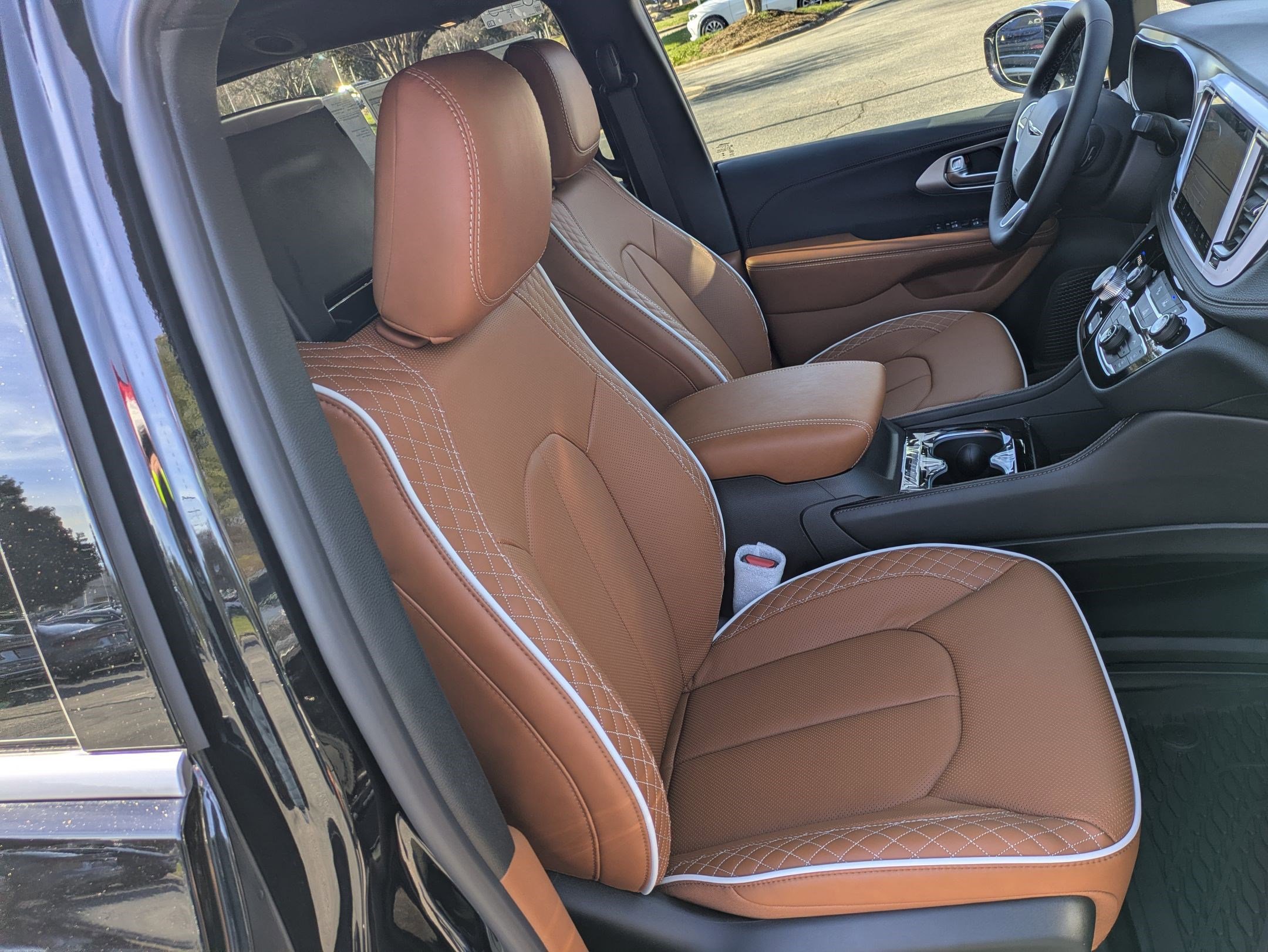 New 2026 Chrysler Pacifica Pinnacle image 31