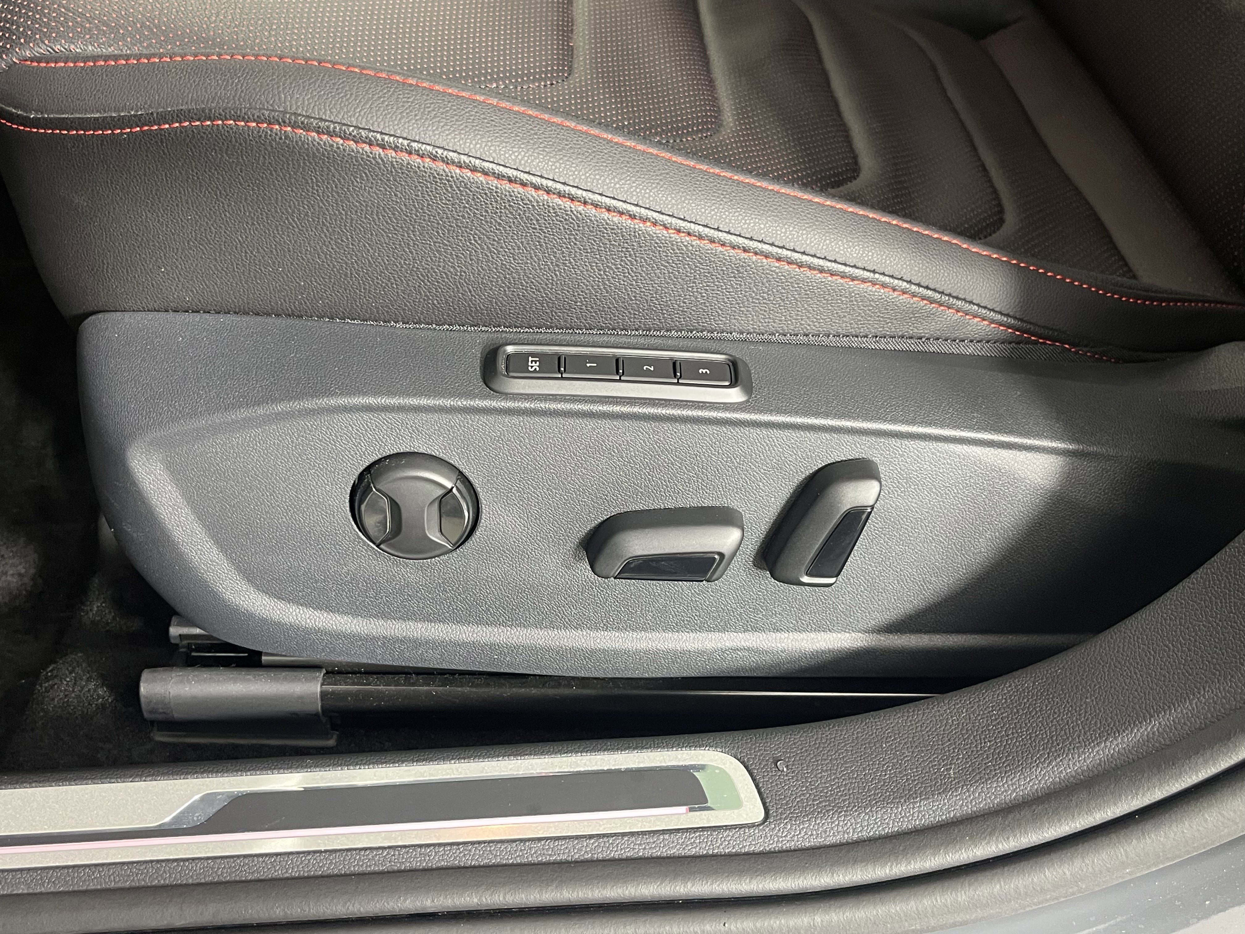 Used 2023 Volkswagen Jetta GLI Autobahn image 20