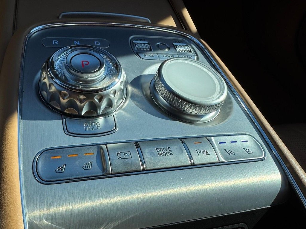 Certified 2023 Genesis G90 3.5T image 15