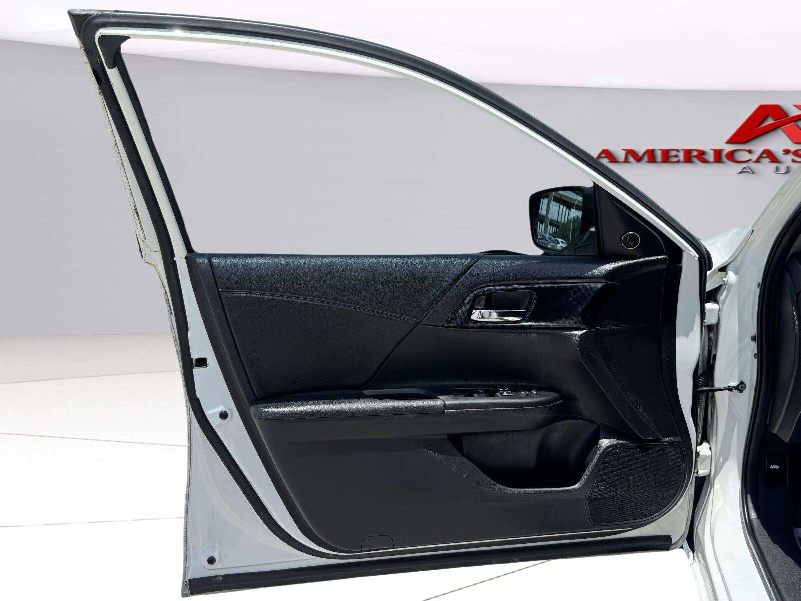 Used 2013 Honda Accord Sport image 18