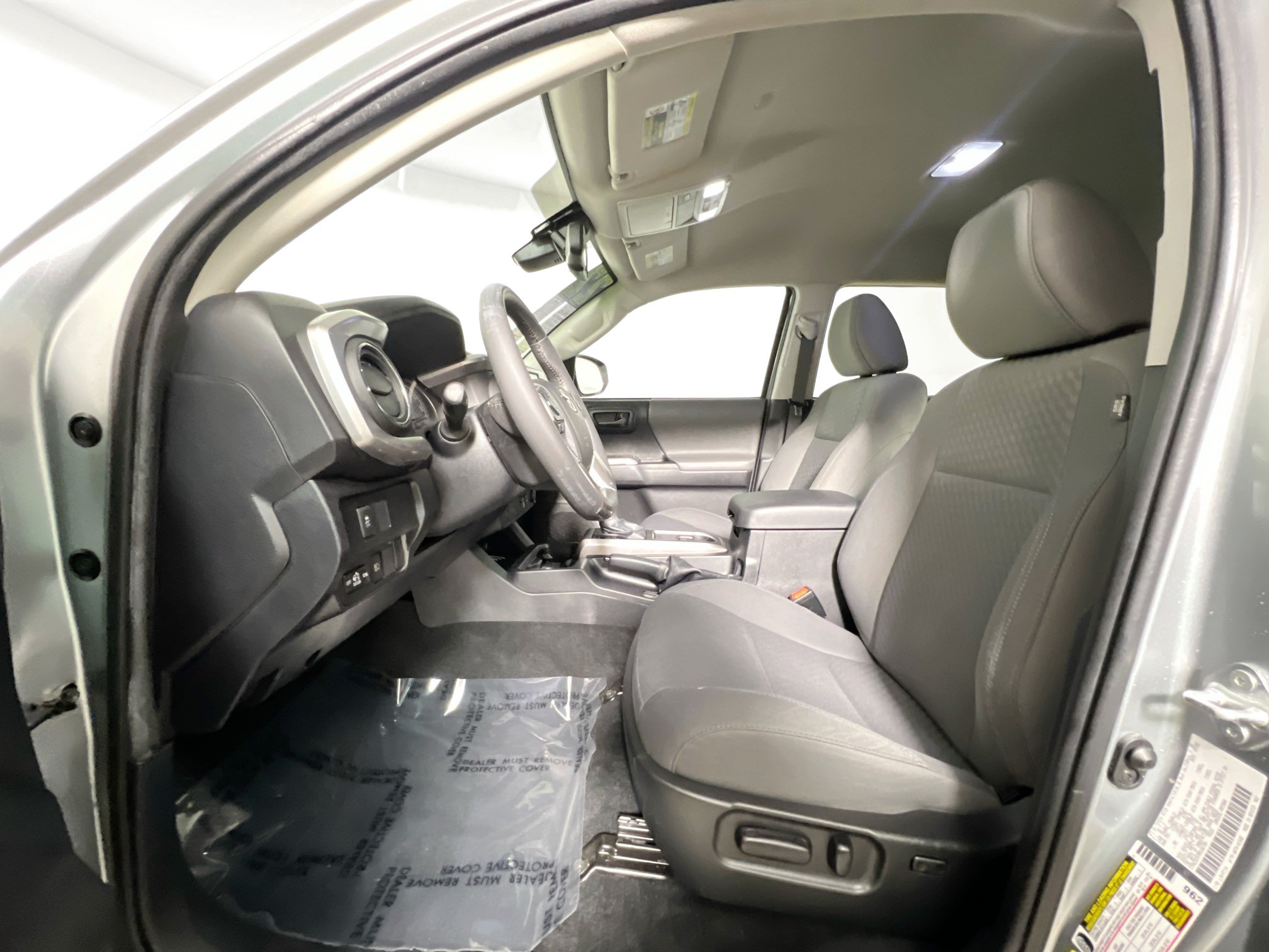 Used 2022 Toyota Tacoma SR5 w/ Technology Package RWD image 14
