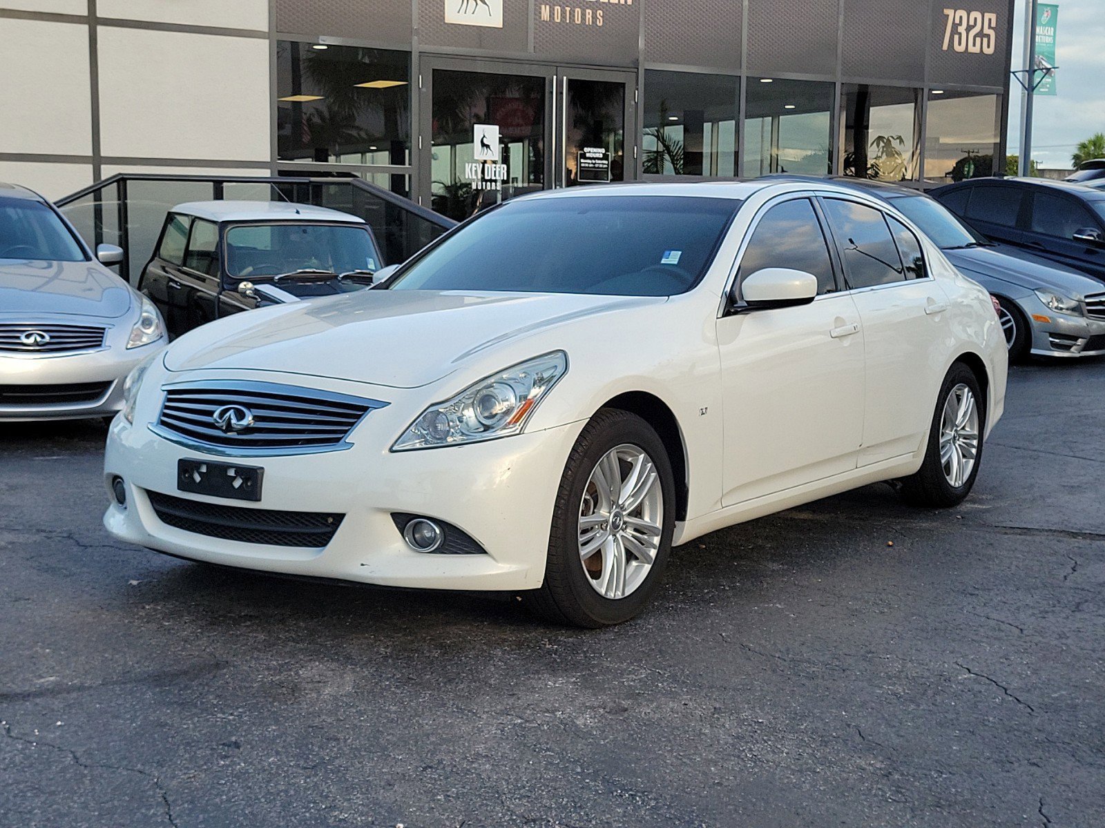 Used 2015 INFINITI Q40 w/ Moonroof Package image 35