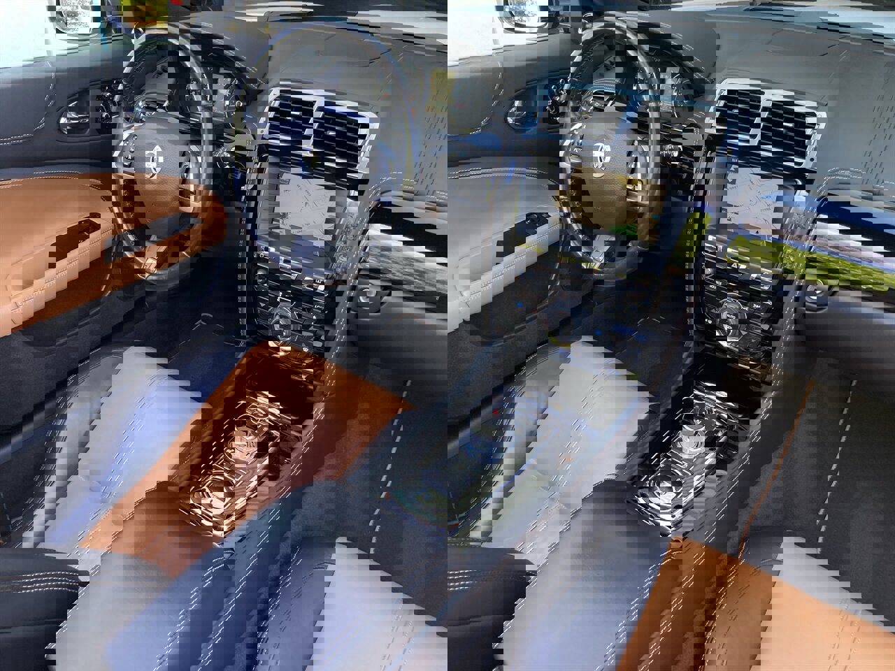 Used 2014 Jaguar XKR R image 2