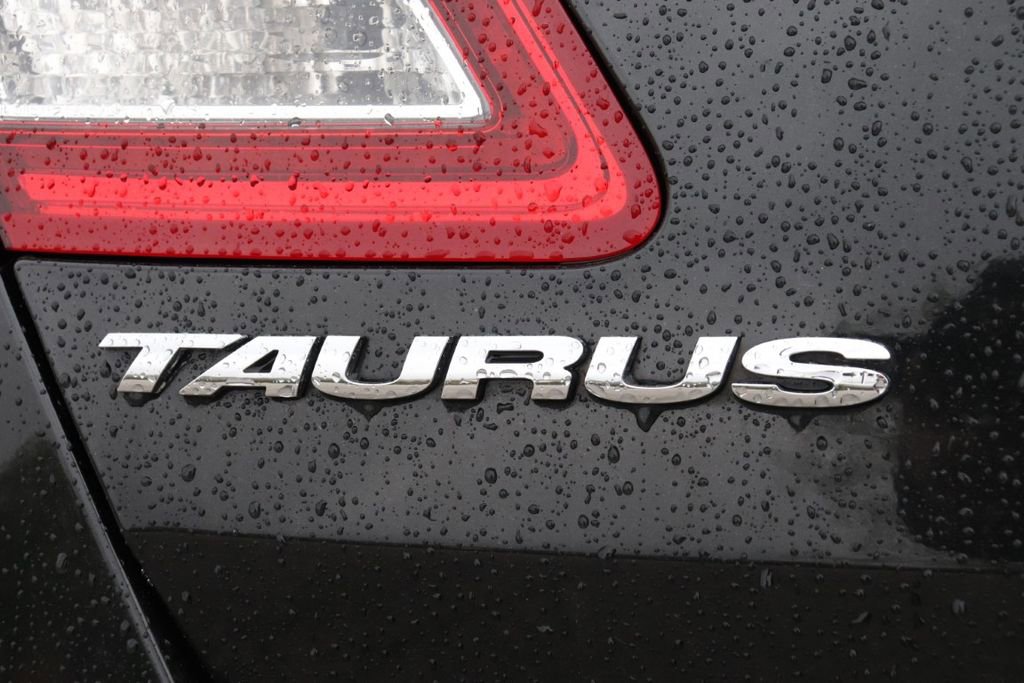 Used 2015 Ford Taurus Limited FWD image 41