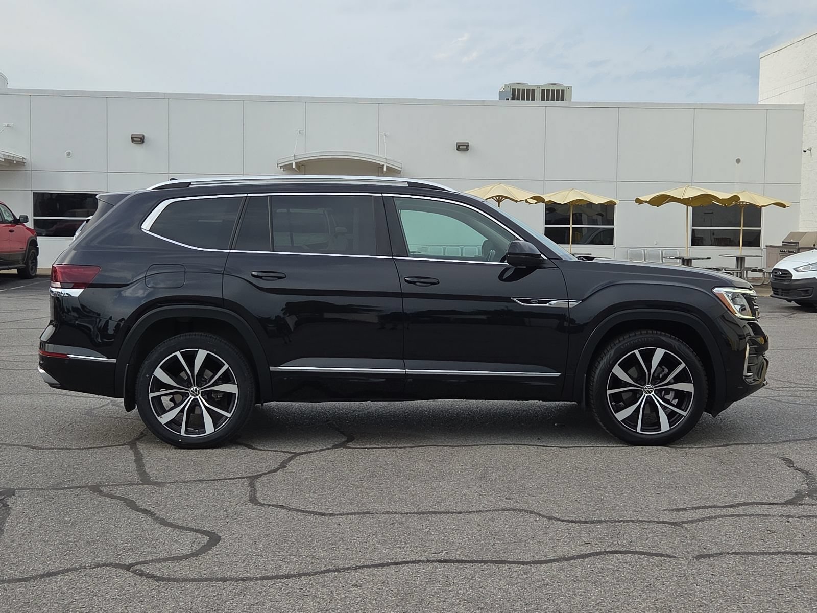 Used 2025 Volkswagen Atlas SEL Premium R-Line AWD/4WD image 15