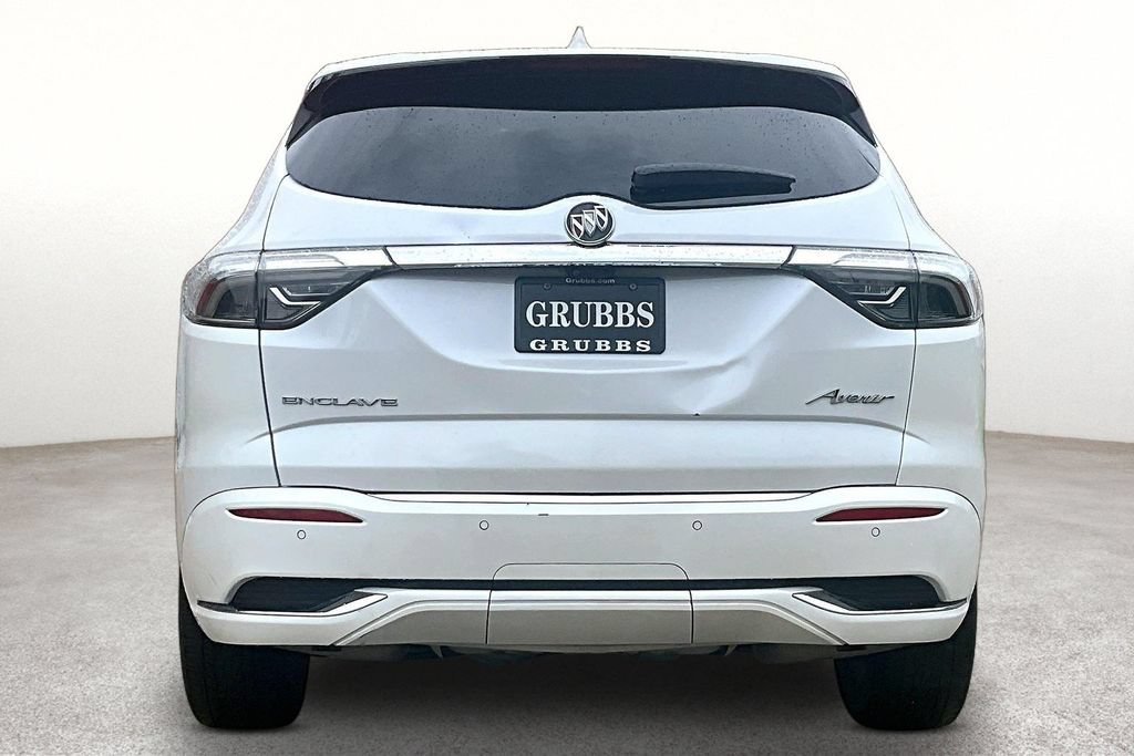 Used 2023 Buick Enclave Avenir w/ Avenir Technology Package FWD image 5