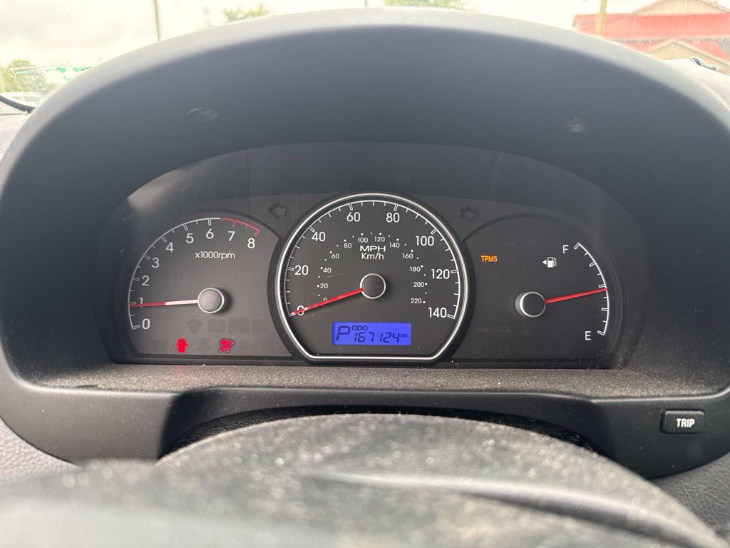 Used 2010 Hyundai Elantra GLS FWD image 6