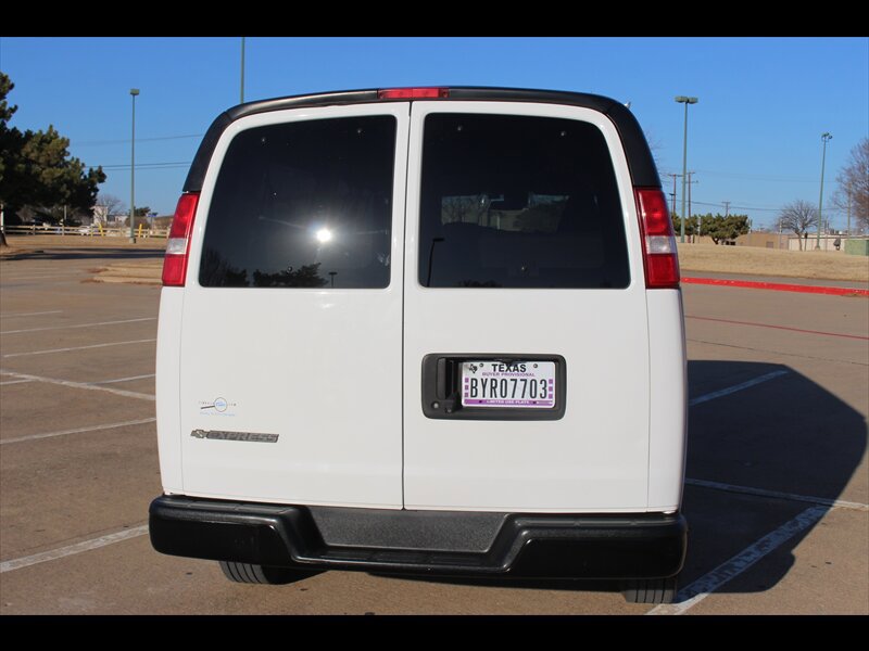 Used 2020 Chevrolet Express 3500 LS RWD image 4