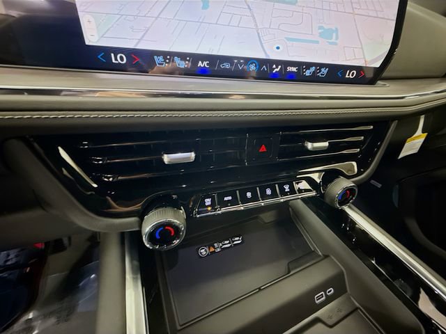 New 2026 Chevrolet Suburban Premier image 18