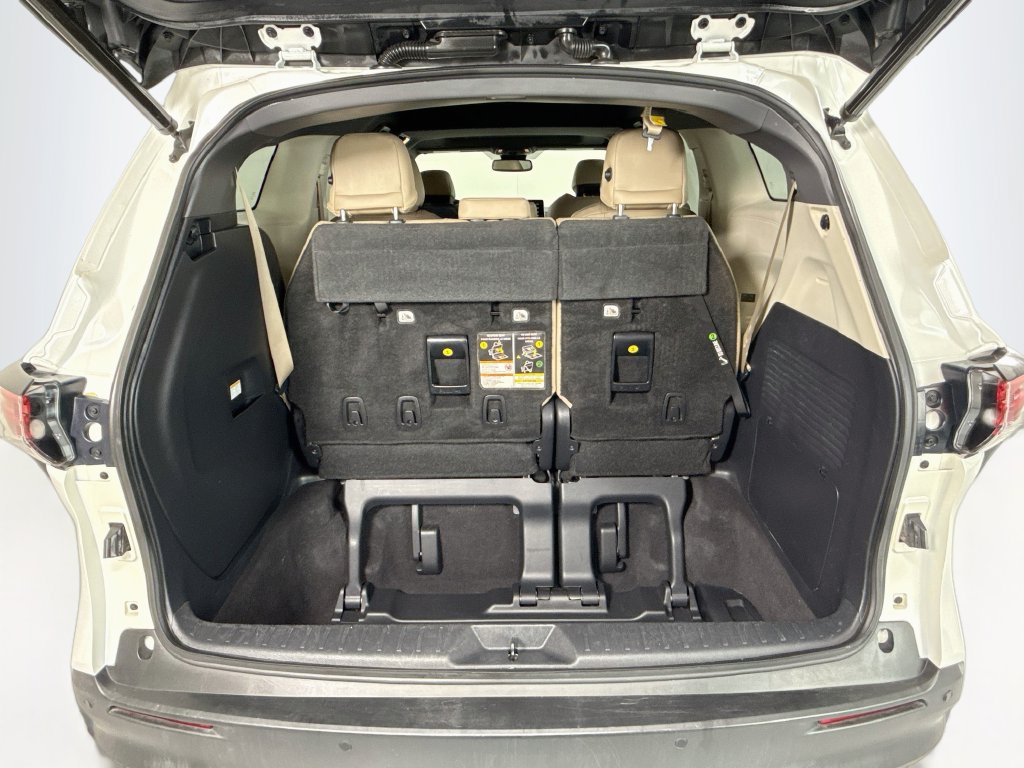 Used 2021 Toyota Sienna XLE FWD image 27