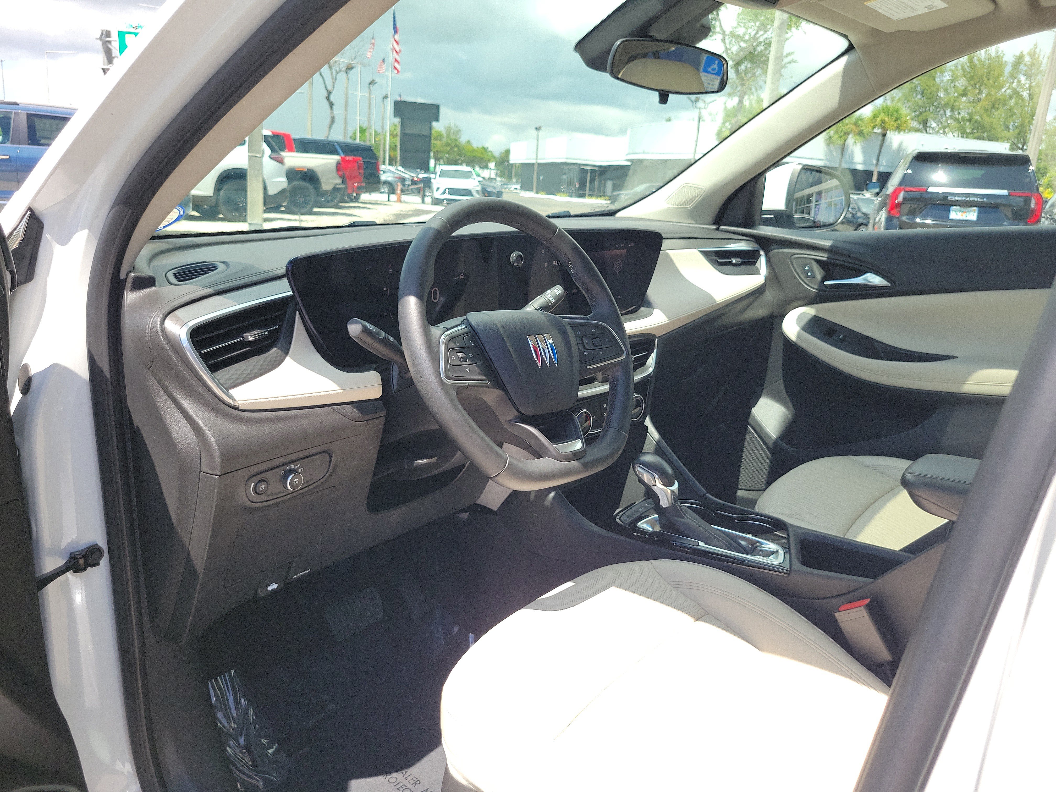 Used 2024 Buick Encore GX Sport Touring w/ Experience Buick Package FWD image 9