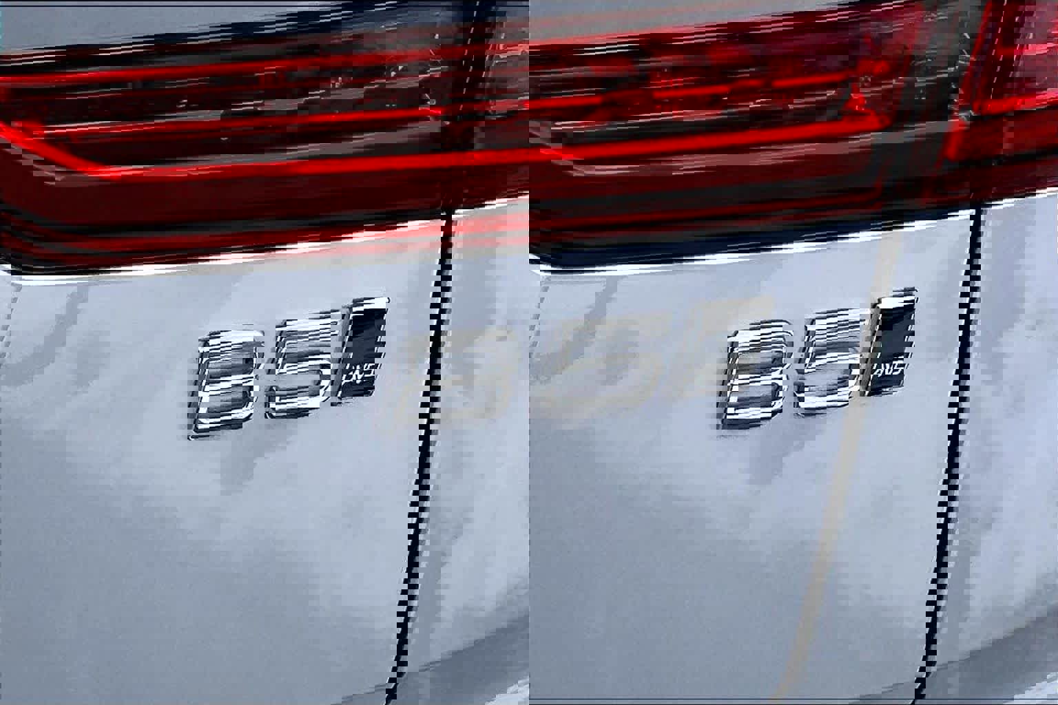 Certified 2023 Volvo XC60 B5 Plus w/ Climate Package image 10