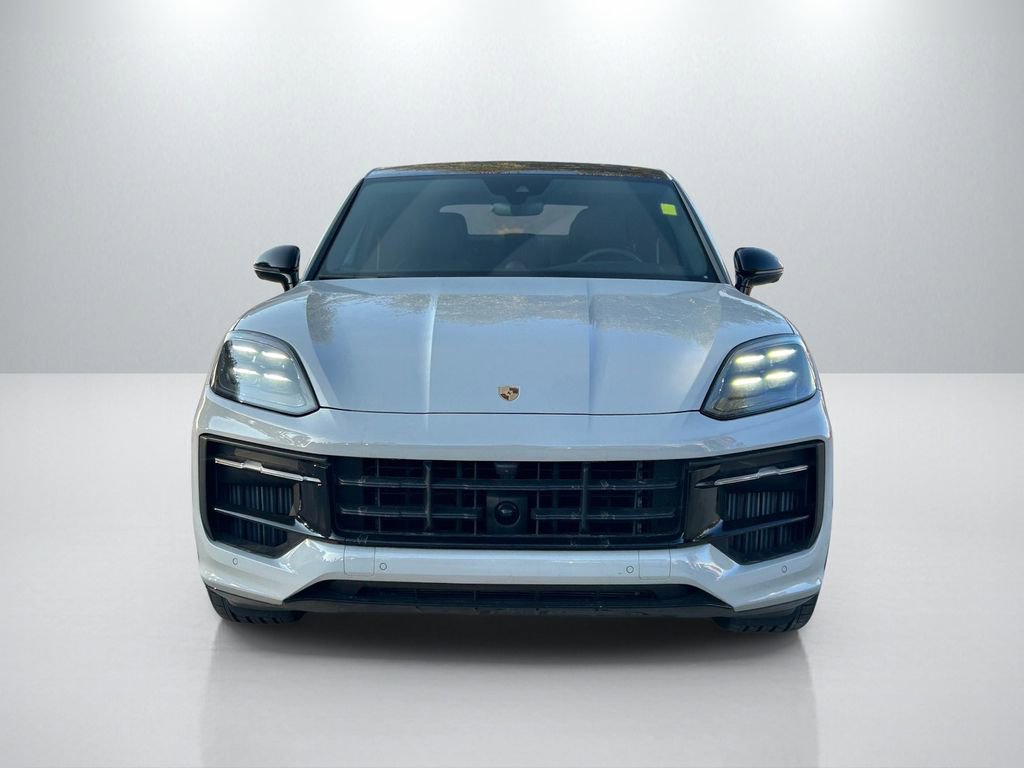 Used 2025 Porsche Cayenne GTS AWD/4WD image 2