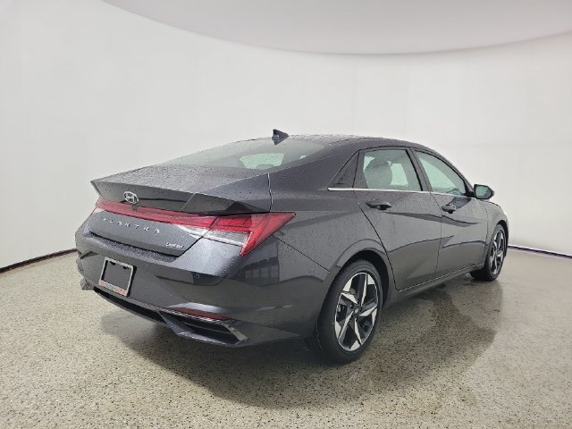 Used 2023 Hyundai Elantra Limited FWD image 4