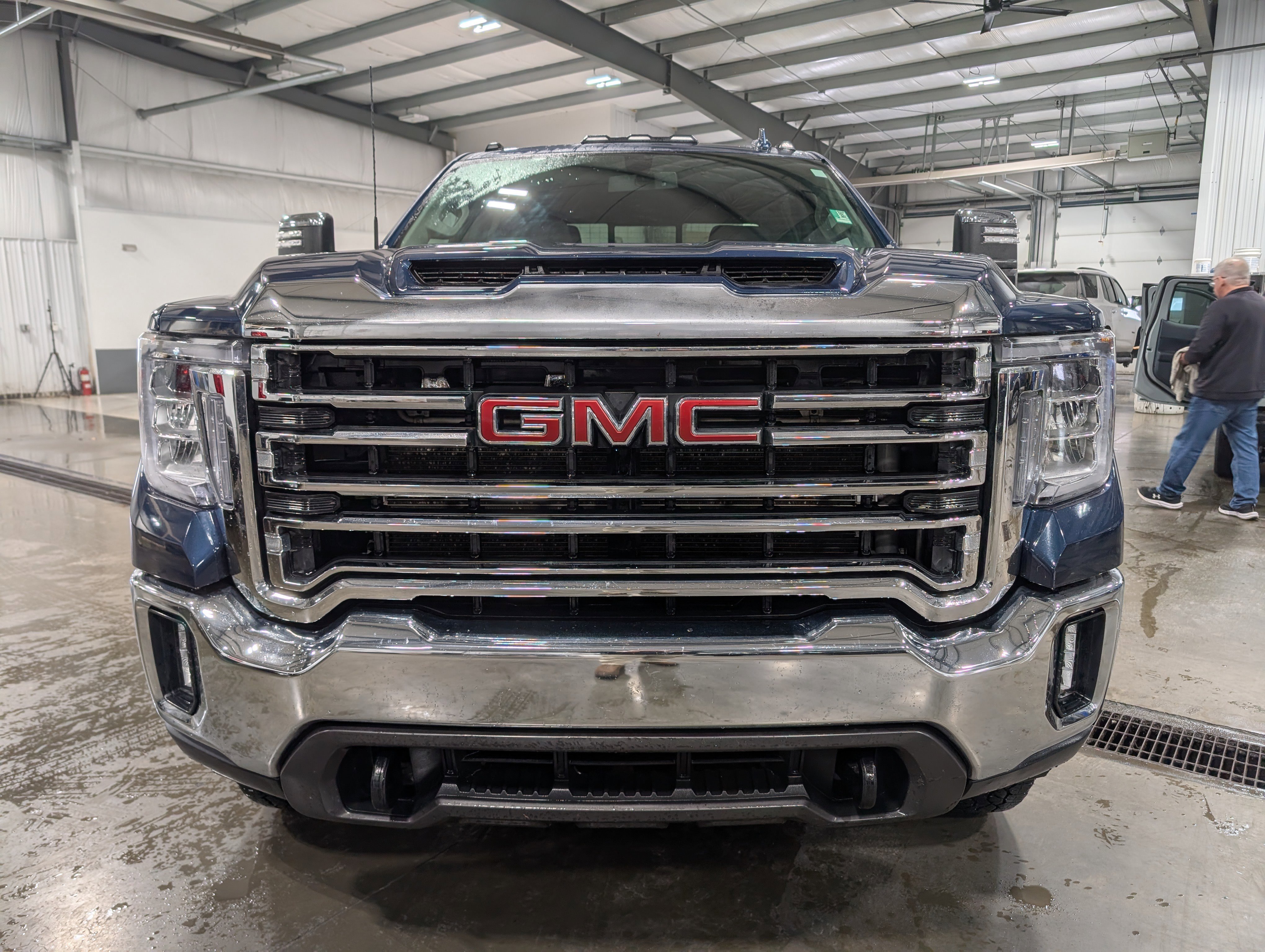 Used 2021 GMC Sierra 3500 SLT w/ SLT Convenience Package image 16
