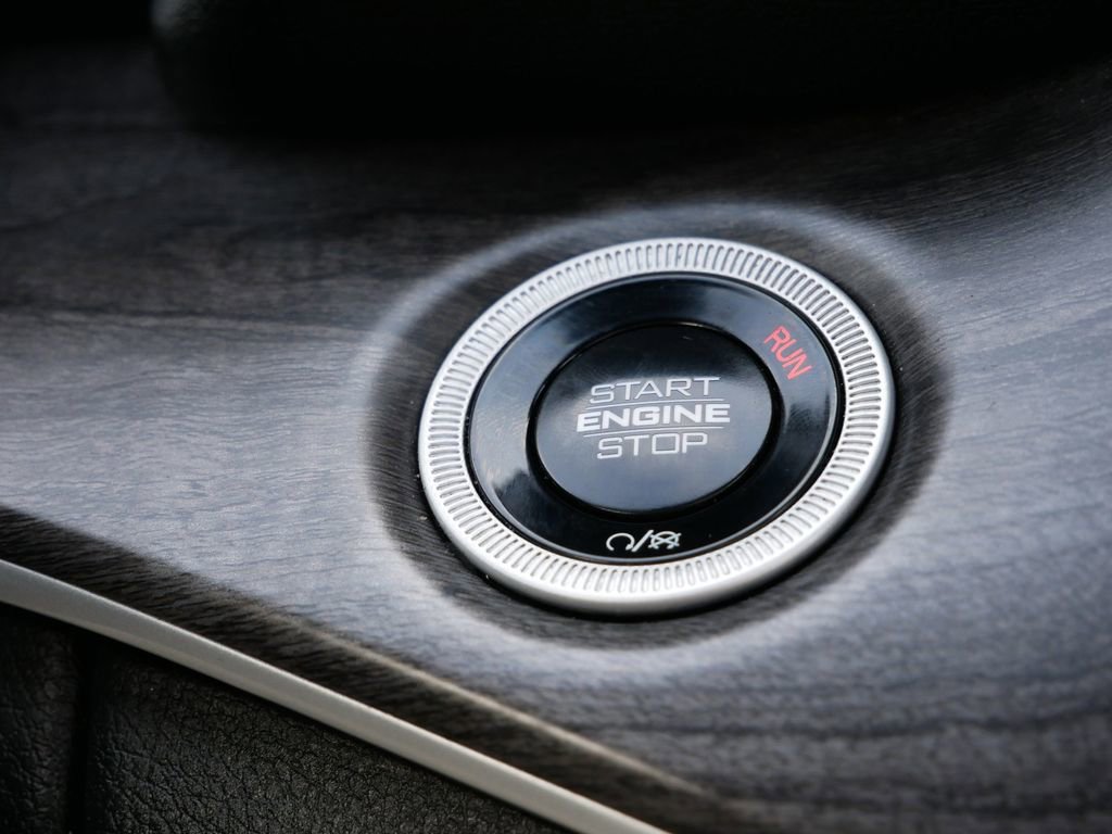 Used 2024 Jeep Grand Cherokee L Limited w/ Luxury Tech Group II image 27