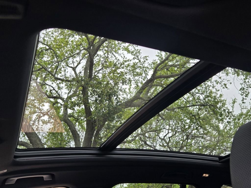 Used 2025 BMW X5 xDrive50e image 18