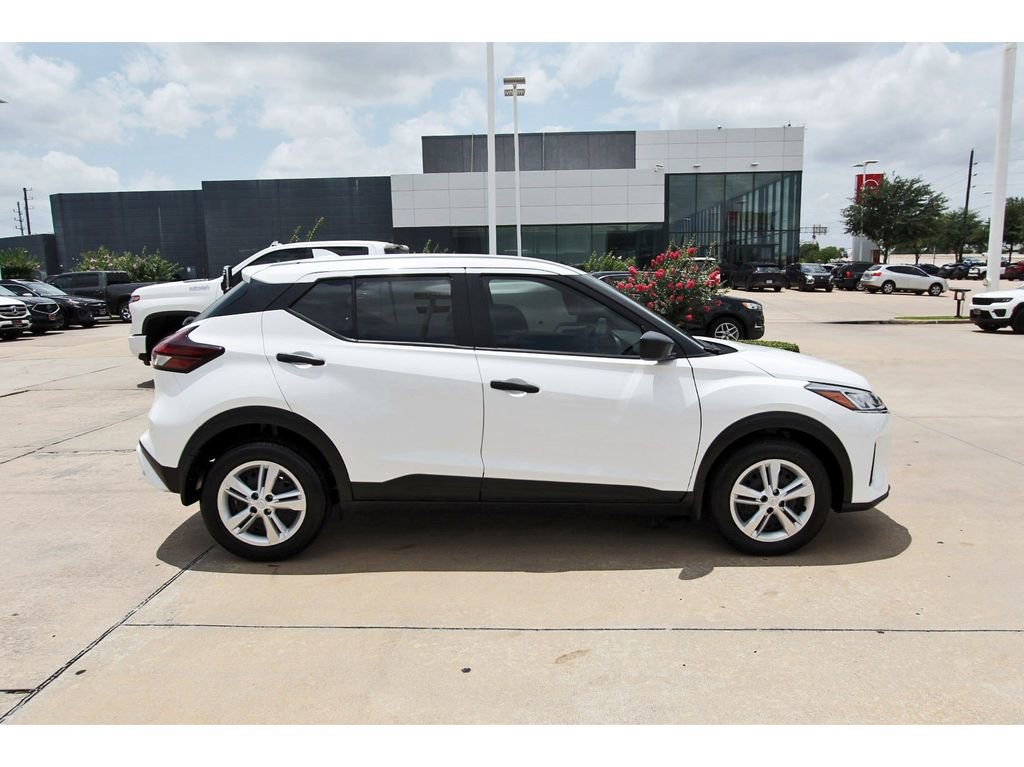 Used 2025 Nissan Kicks Play S FWD image 7