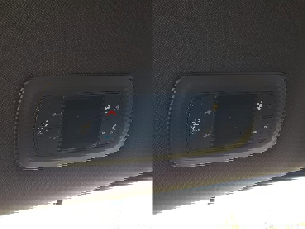 New 2026 Chrysler Voyager LX image 25