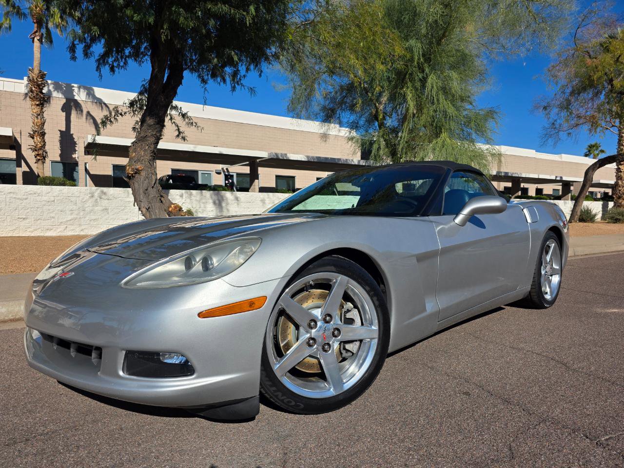 Used 2005 Chevrolet Corvette Convertible w/ Preferred Equipment Group RWD image 2