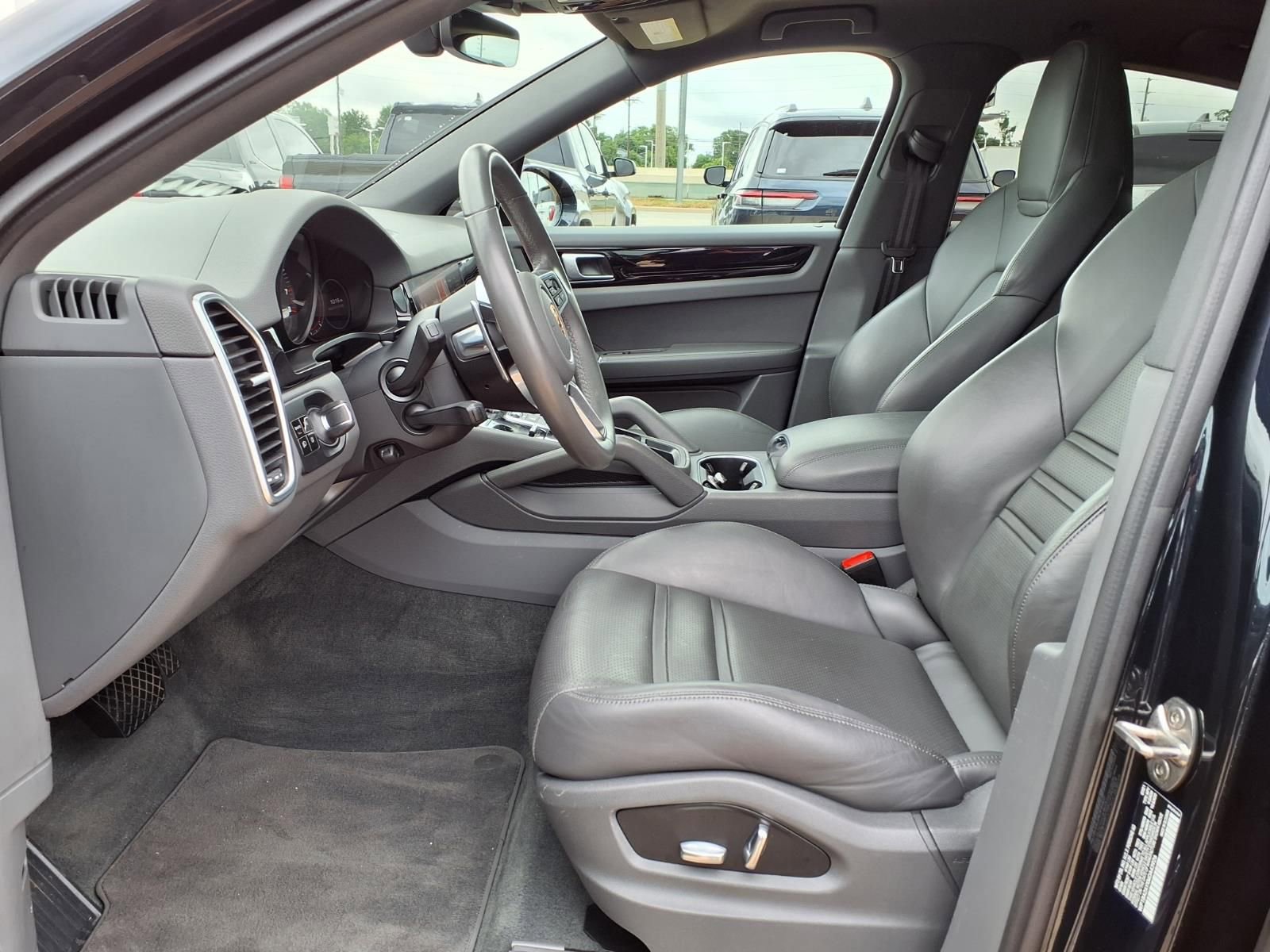 Used 2021 Porsche Cayenne Coupe AWD/4WD image 18