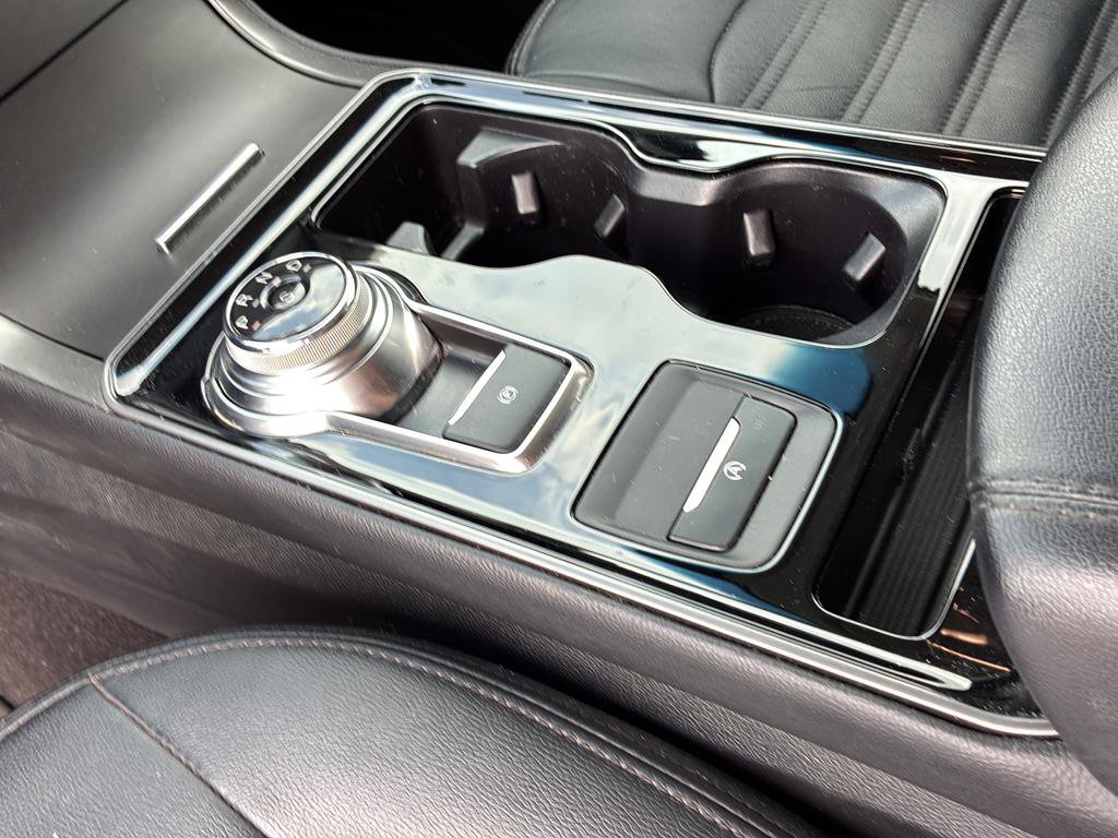 Used 2019 Ford Edge SE image 23