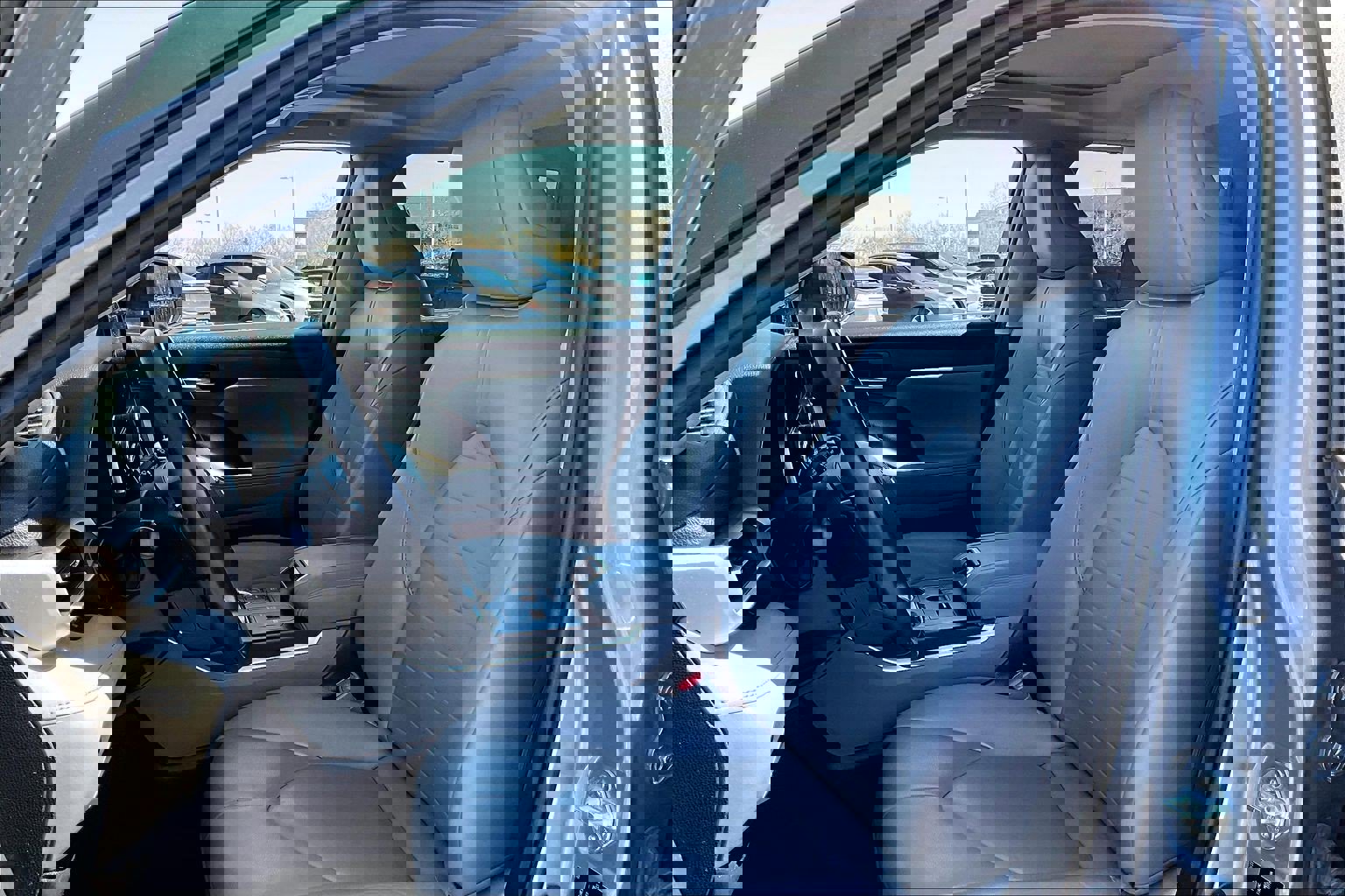 Used 2023 Toyota Highlander XLE image 24