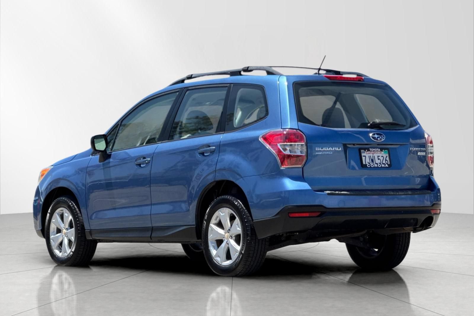 Used 2015 Subaru Forester 2.5i w/ Alloy Wheel Package AWD/4WD image 5