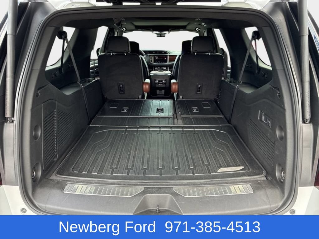 Used 2024 GMC Yukon XL Denali Ultimate AWD/4WD image 37