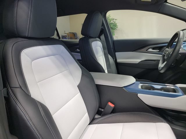 New 2026 Chevrolet Equinox EV LT FWD image 15
