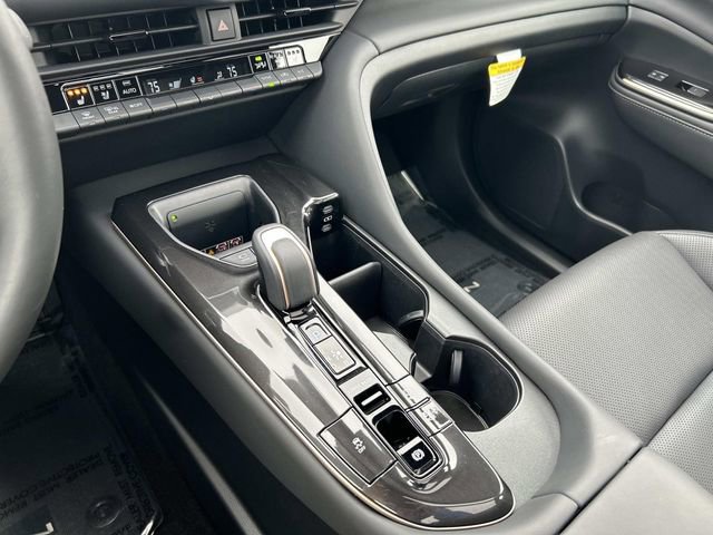 Used 2026 Toyota Crown Limited w/ Advanced Technology Package image 27