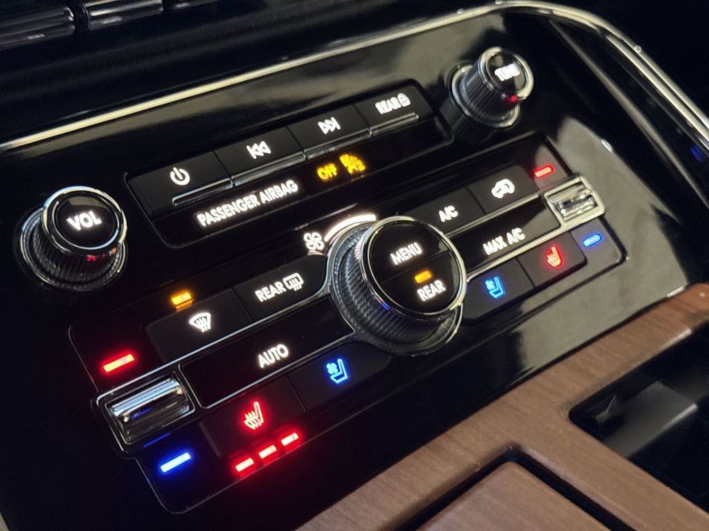 Used 2020 Lincoln Navigator L Reserve AWD/4WD image 16