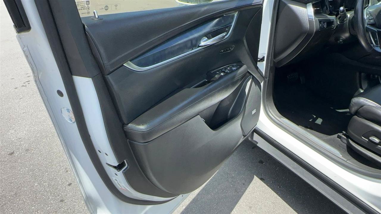 Used 2017 Cadillac XT5 Luxury FWD image 25