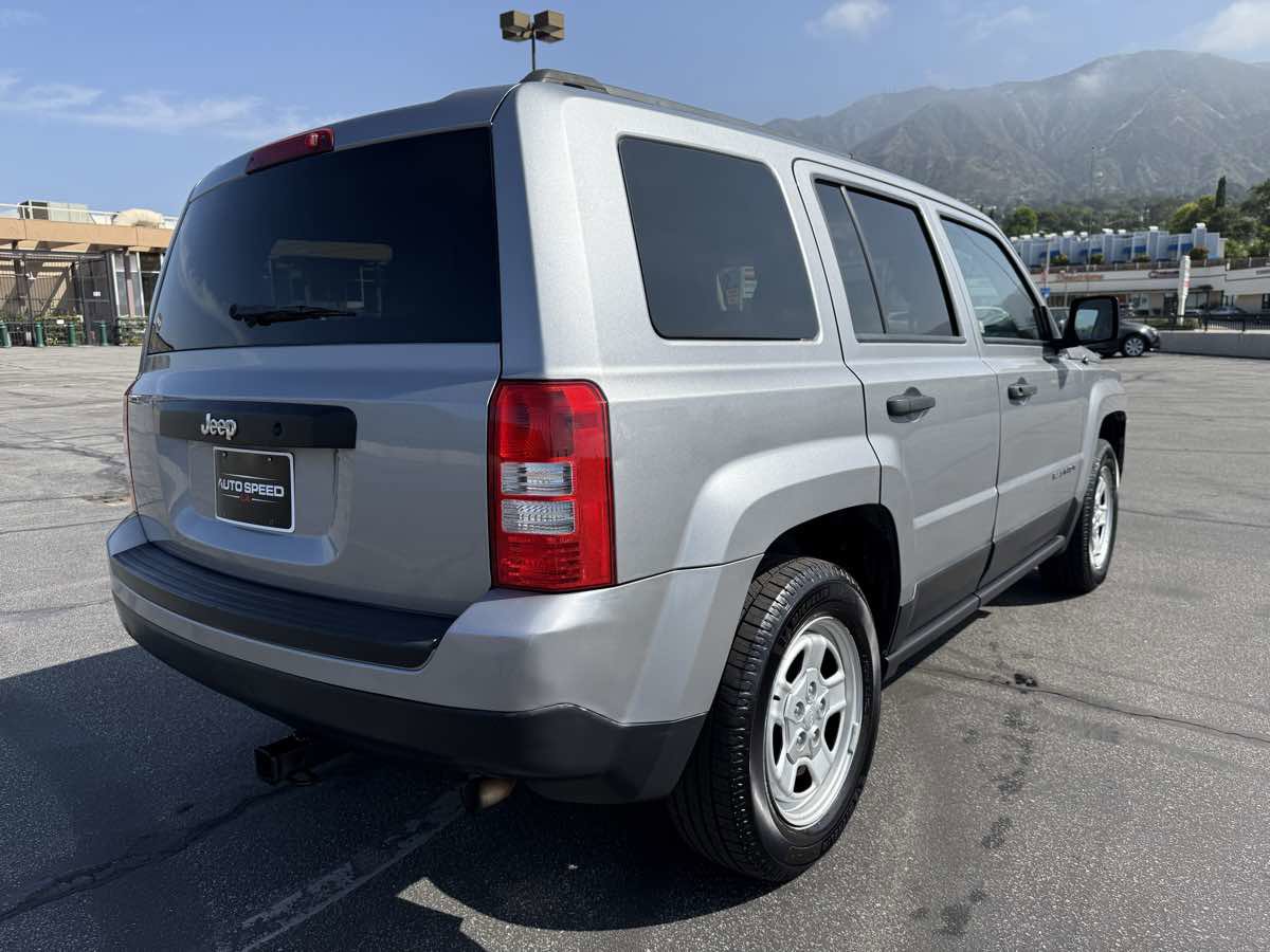 Used 2016 Jeep Patriot Sport image 8