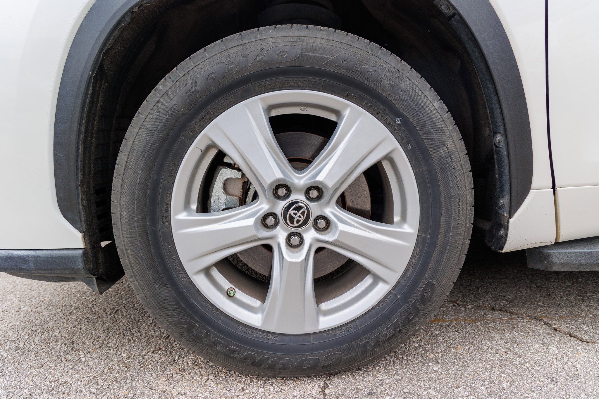 Used 2021 Toyota Highlander LE image 13