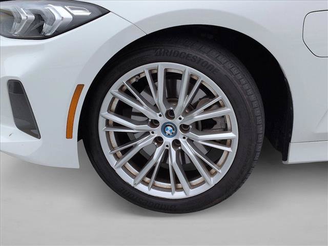 Used 2024 BMW 330e w/ Premium Package RWD image 8