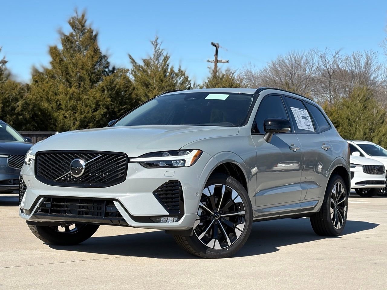 New 2026 Volvo XC60 B5 Plus w/ Protection Package Premier video 2