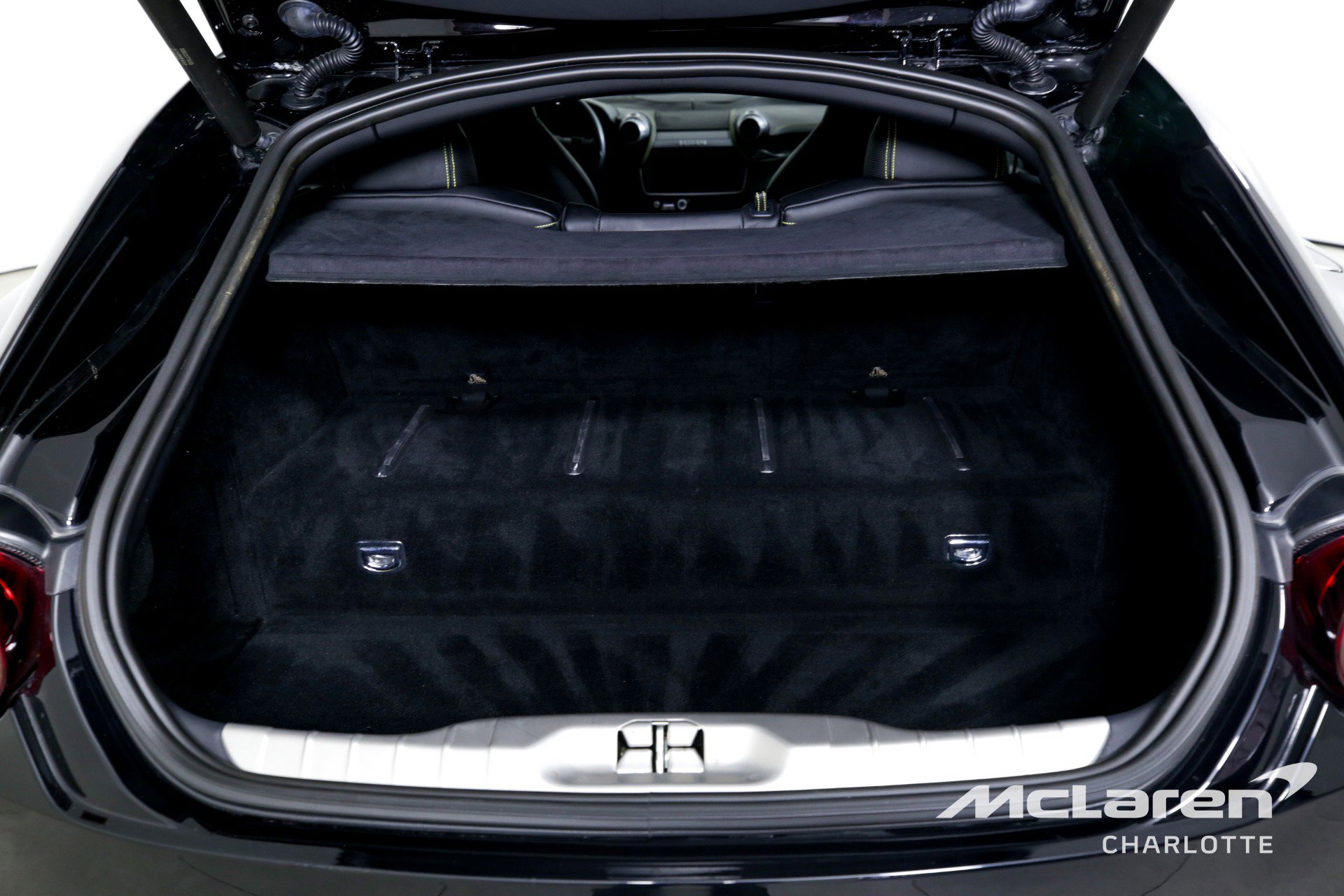 Used 2018 Ferrari GTC4Lusso T image 18