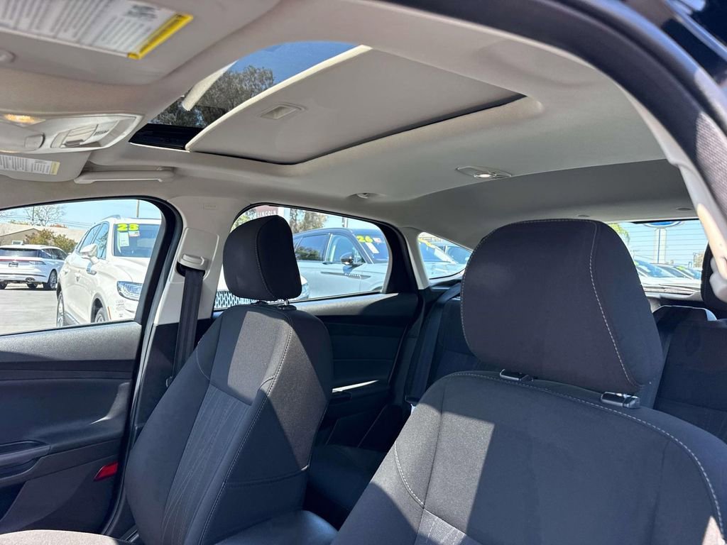 Used 2017 Ford Focus SEL image 24