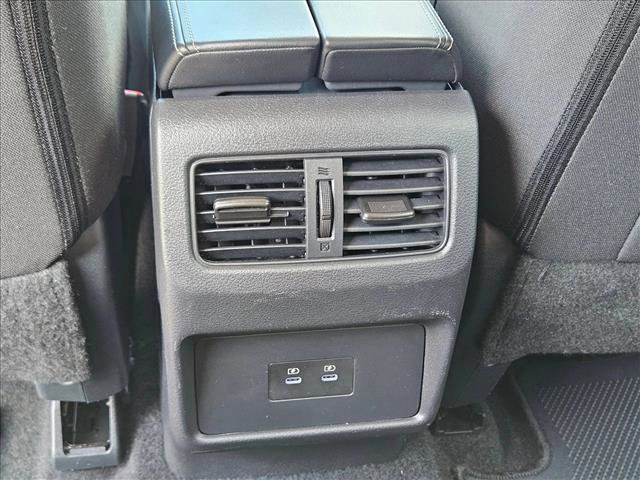 Used 2025 Nissan Rogue SV FWD image 17