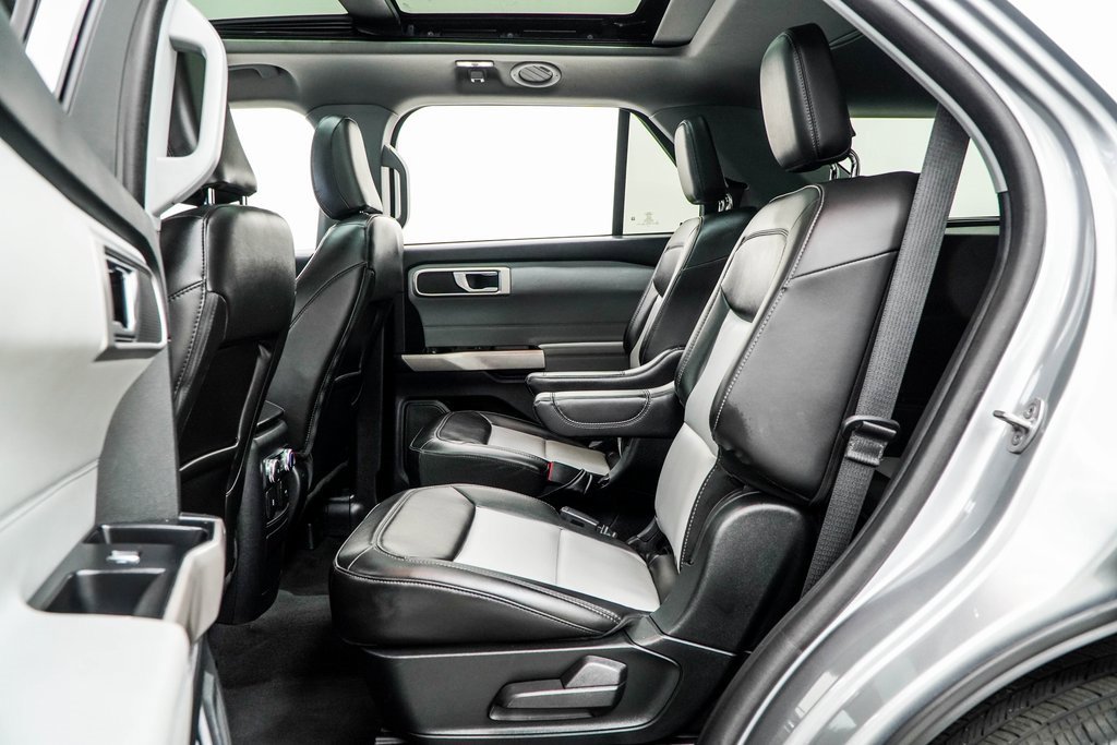 Used 2022 Ford Explorer XLT w/ Equipment Group 202A image 39