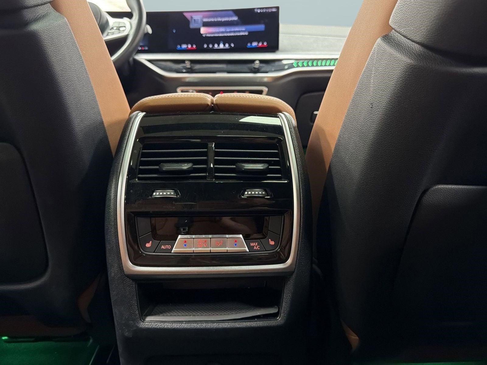 Certified 2024 BMW X6 xDrive40i w/ Executive Package image 30